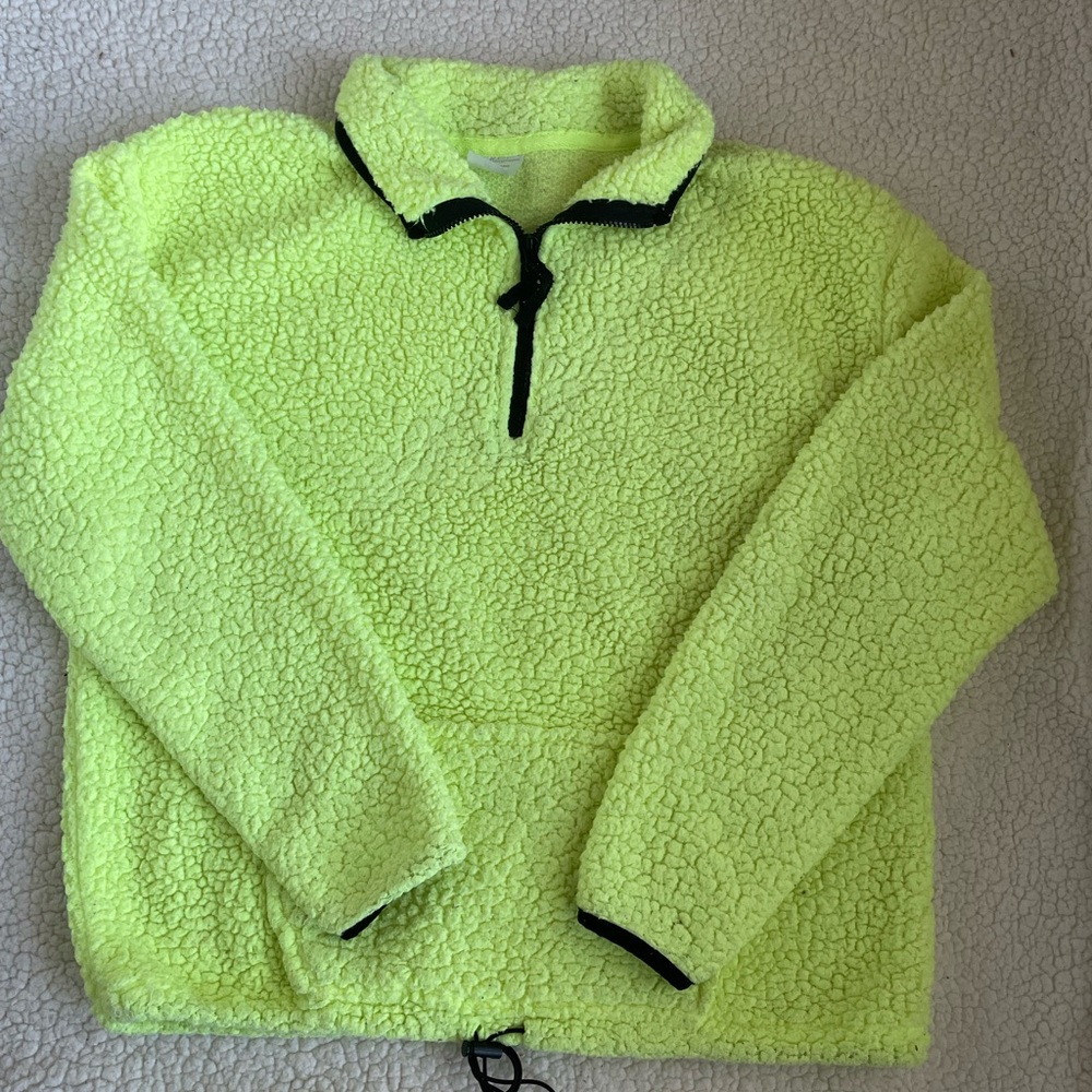 xxl sweater beautiful sharp color .